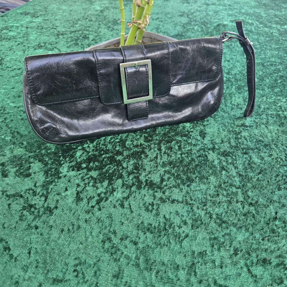 Kenneth Cole Reaction Black Leather Cosmetic Clutch 395